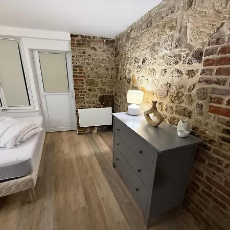 Dans Le Centre Historique De *